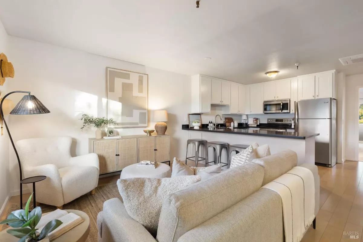 Petaluma, CA 94952,720 Petaluma BLVD 18 S