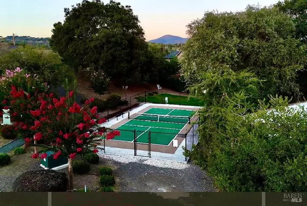 Napa, CA 94558,150 Silverado Trail 64