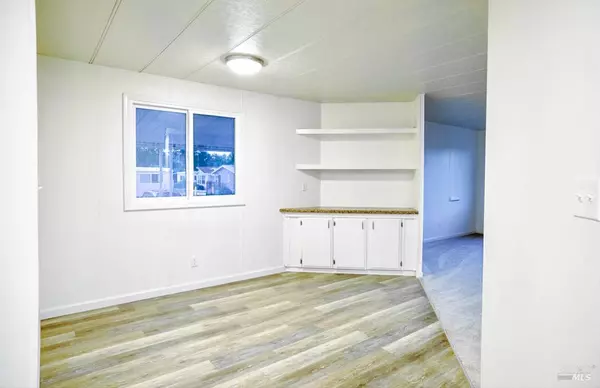 Napa, CA 94558,150 Silverado Trail 64