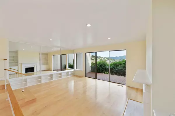 Tiburon, CA 94920,102 Red Hill CIR