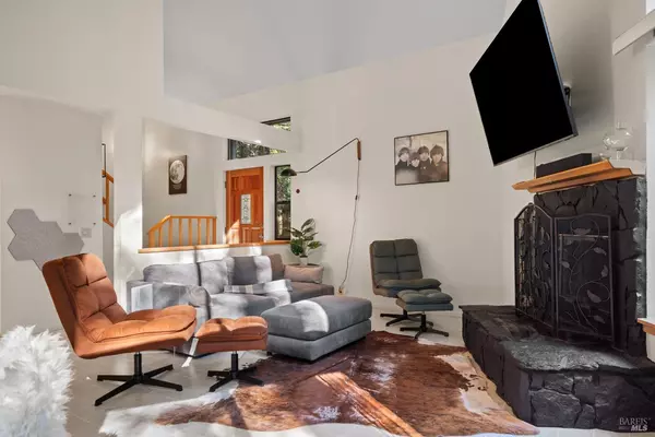 Gualala, CA 95445,35120 Forest CT