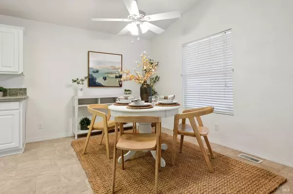 Petaluma, CA 94954,5 N Napa DR