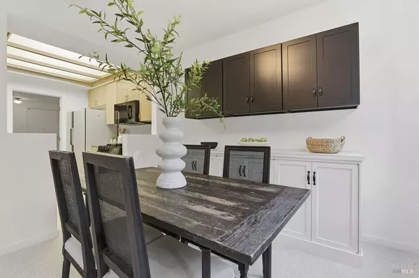 San Rafael, CA 94903,400 Deer Valley RD 2F