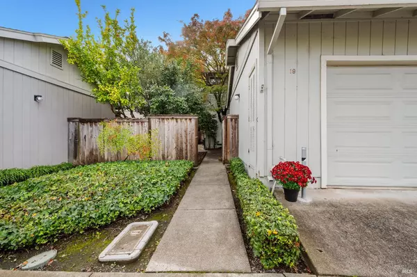 Napa, CA 94558,19 W Vanessa CT