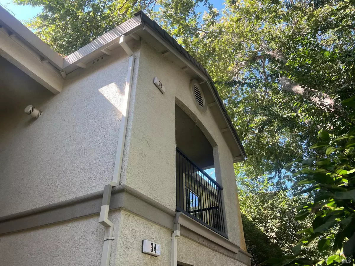 Vacaville, CA 95687,2001 Eastwood DR 38