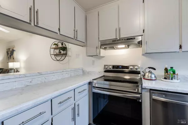 Rohnert Park, CA 94928,668 Racquet Club DR