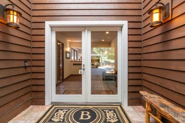 San Rafael, CA 94903,8 Circle RD