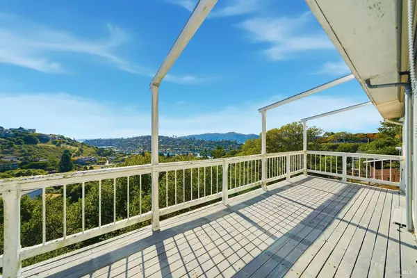 101 Round Hill RD, Tiburon, CA 94920