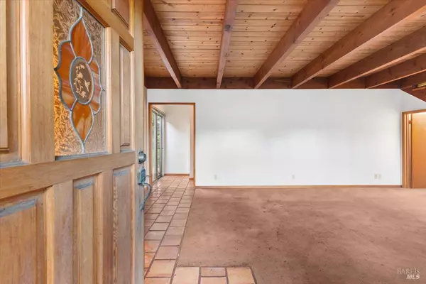 Sonoma, CA 95476,405 Walnut AVE