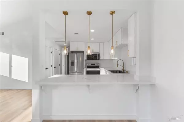 Rohnert Park, CA 94928,6838 Avenida Cala