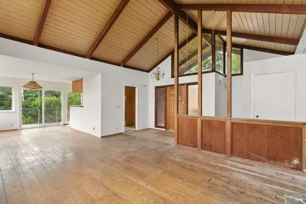 San Rafael, CA 94903,2 Bayhills DR