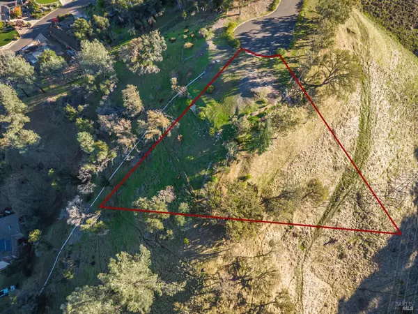 Napa, CA 94558,135 Poppy LN