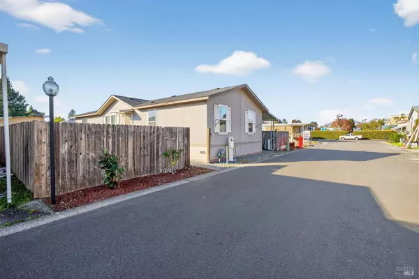 104 Leisure Park CIR, Santa Rosa, CA 95401