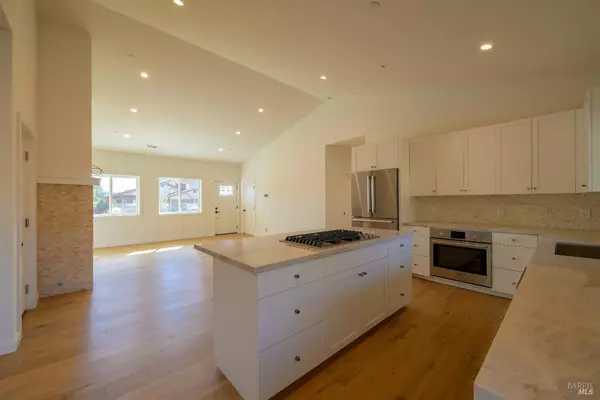 Lucerne, CA 95458,8388 Paradise Lagoon DR