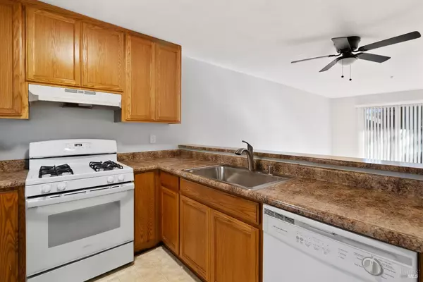 Rohnert Park, CA 94928,7651 Camino Colegio