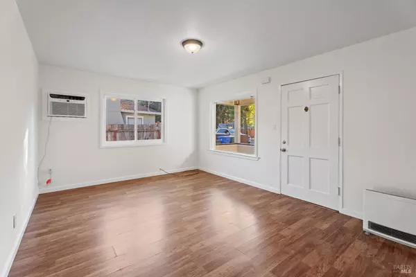 Ukiah, CA 95482,6 Lorraine ST