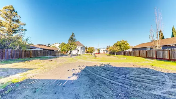 Petaluma, CA 94952,320 Vallejo ST