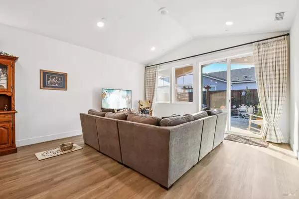 Dixon, CA 95620,300 White Owl ST