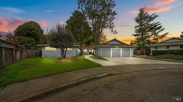 Santa Rosa, CA 95409,7 Portola CT