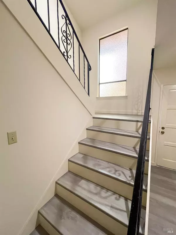 Novato, CA 94949,28 Shannon CT #32