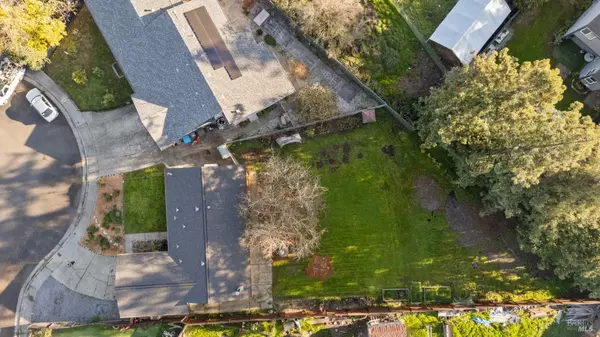 Santa Rosa, CA 95403,2825 Seneca LN