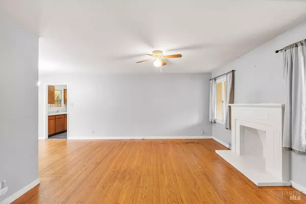 Vallejo, CA 94591,121 Jackson WAY