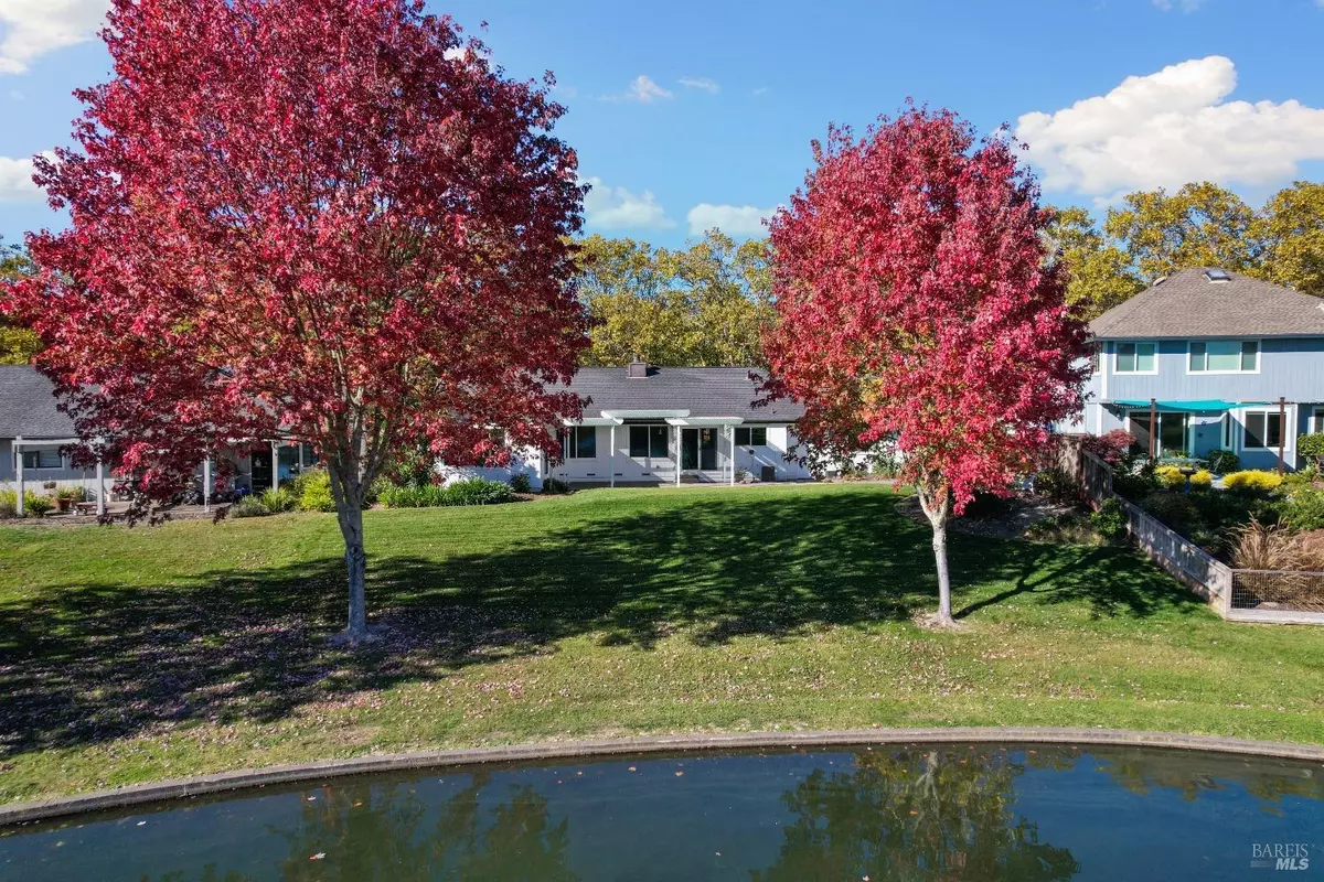 Windsor, CA 95492,9340 Lakewood DR