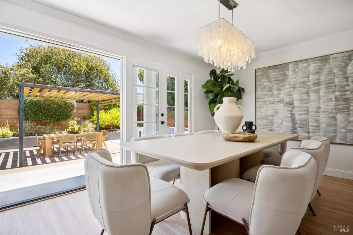 Corte Madera, CA 94925,33 Prince Royal Passage