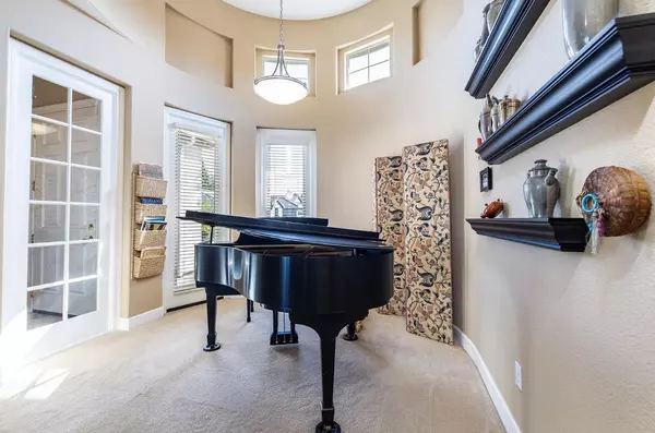 1980 Briarcliff LN Lincoln, CA 95648