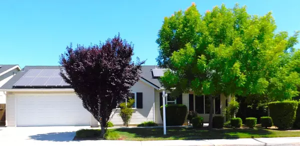 5098 W Simpson AVE, Fresno, CA 93722