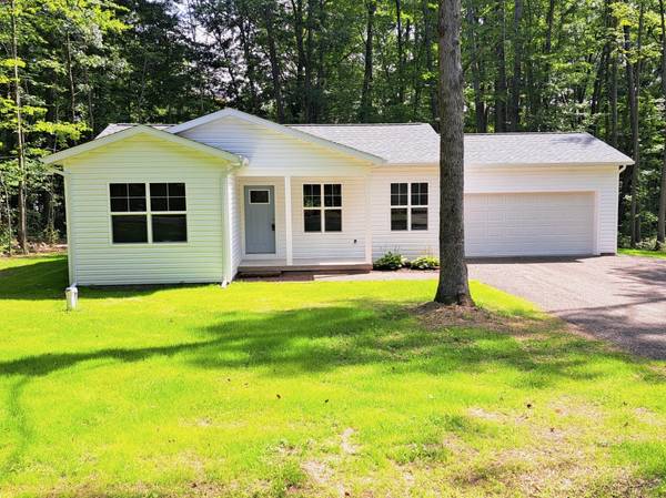 129 Teaberry Lane LN,  Houghton Lake,  MI 48629