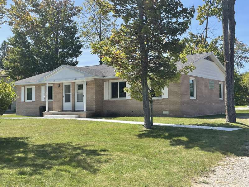 440 S Lawn ST, Alpena, MI 49707