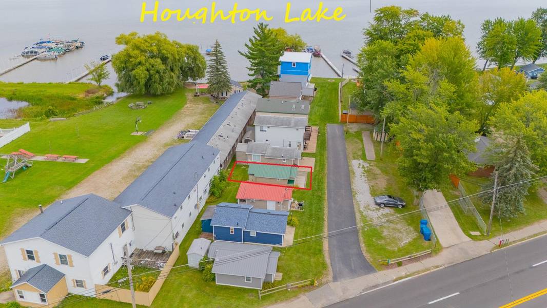 6482 W Houghton Lake DR #Cabin #4, Houghton Lake, MI 48629