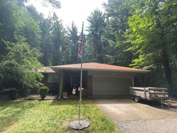 114 Lodge DR, Roscommon, MI 48653