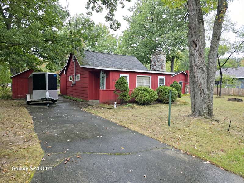 113 Lakeview, Houghton Lake, MI 48629