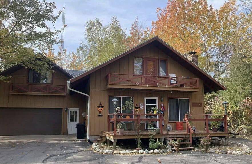 6350 Whitesand DR, Presque Isle, MI 49777