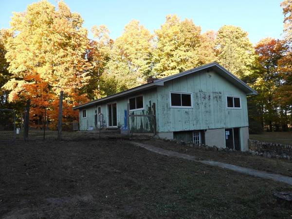 10562 DONATHAN RD SE, Fife Lake, MI 49633