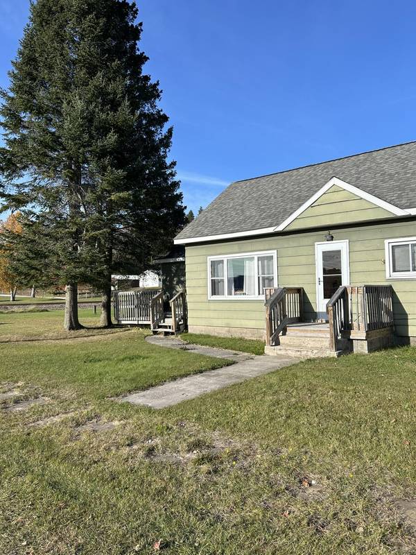 31378 W Main ST, Trout Lake, MI 49793