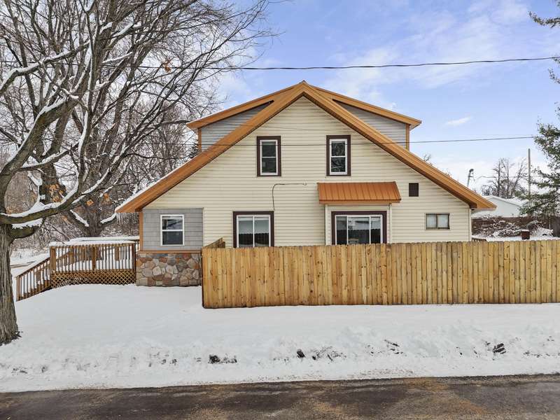 223 Flora AVE, Houghton Lake, MI 48629