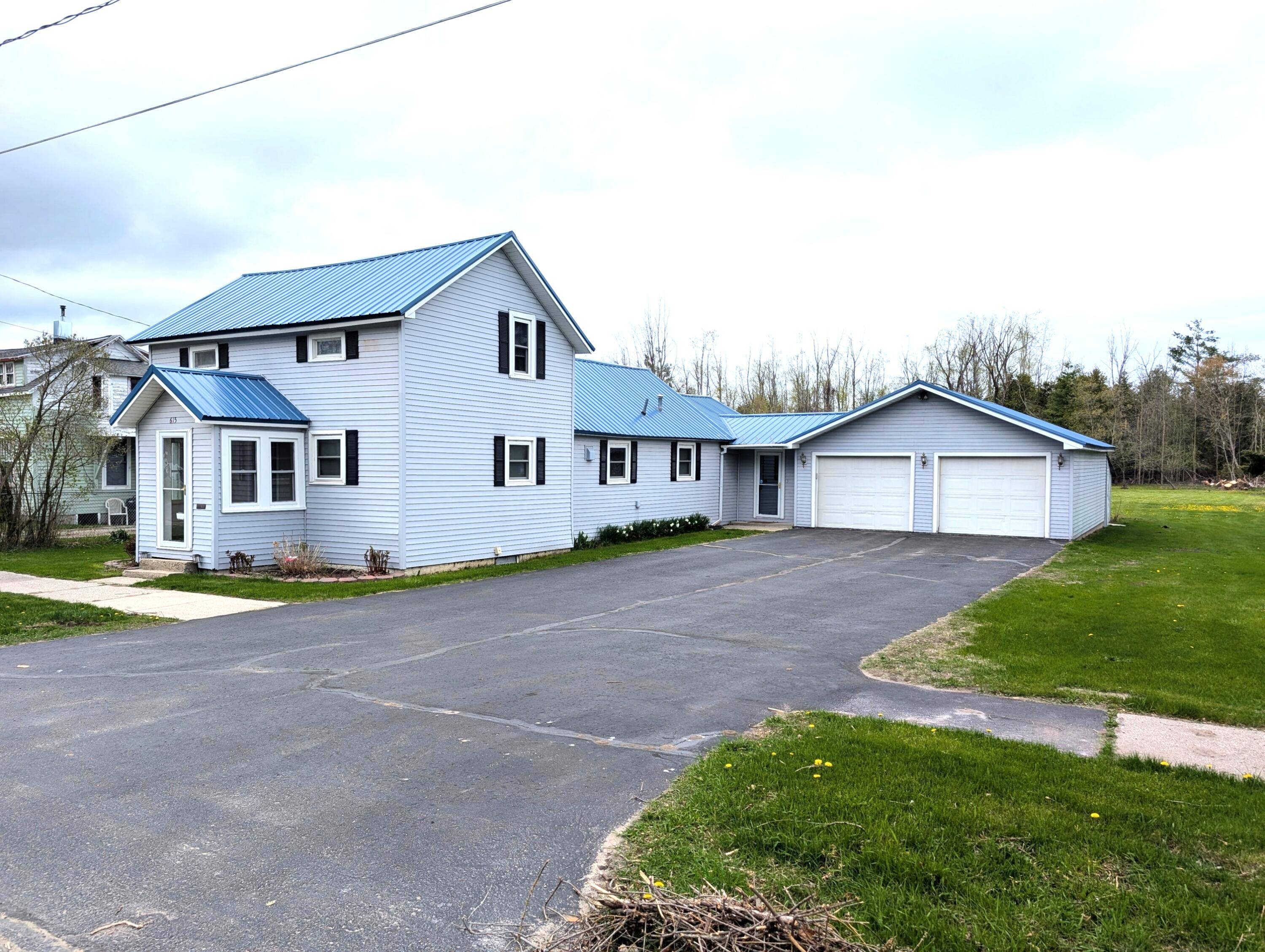 615 Duncan AVE, Cheboygan, MI 49721
