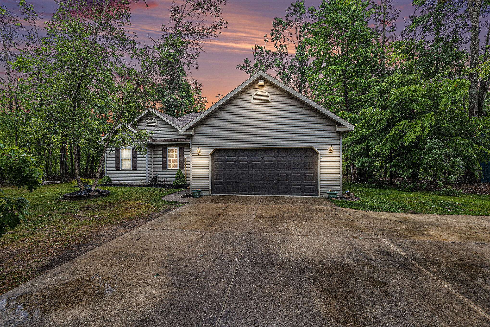 536 Michaywe DR, Gaylord, MI 49735