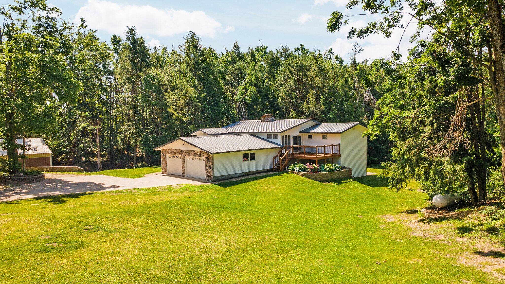 1252 Krys RD, Gaylord, MI 49735