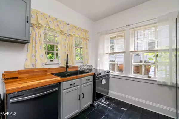 1243 Exeter Ave Knoxville, TN 37921