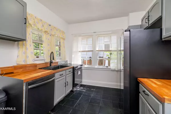 1243 Exeter Ave Knoxville, TN 37921