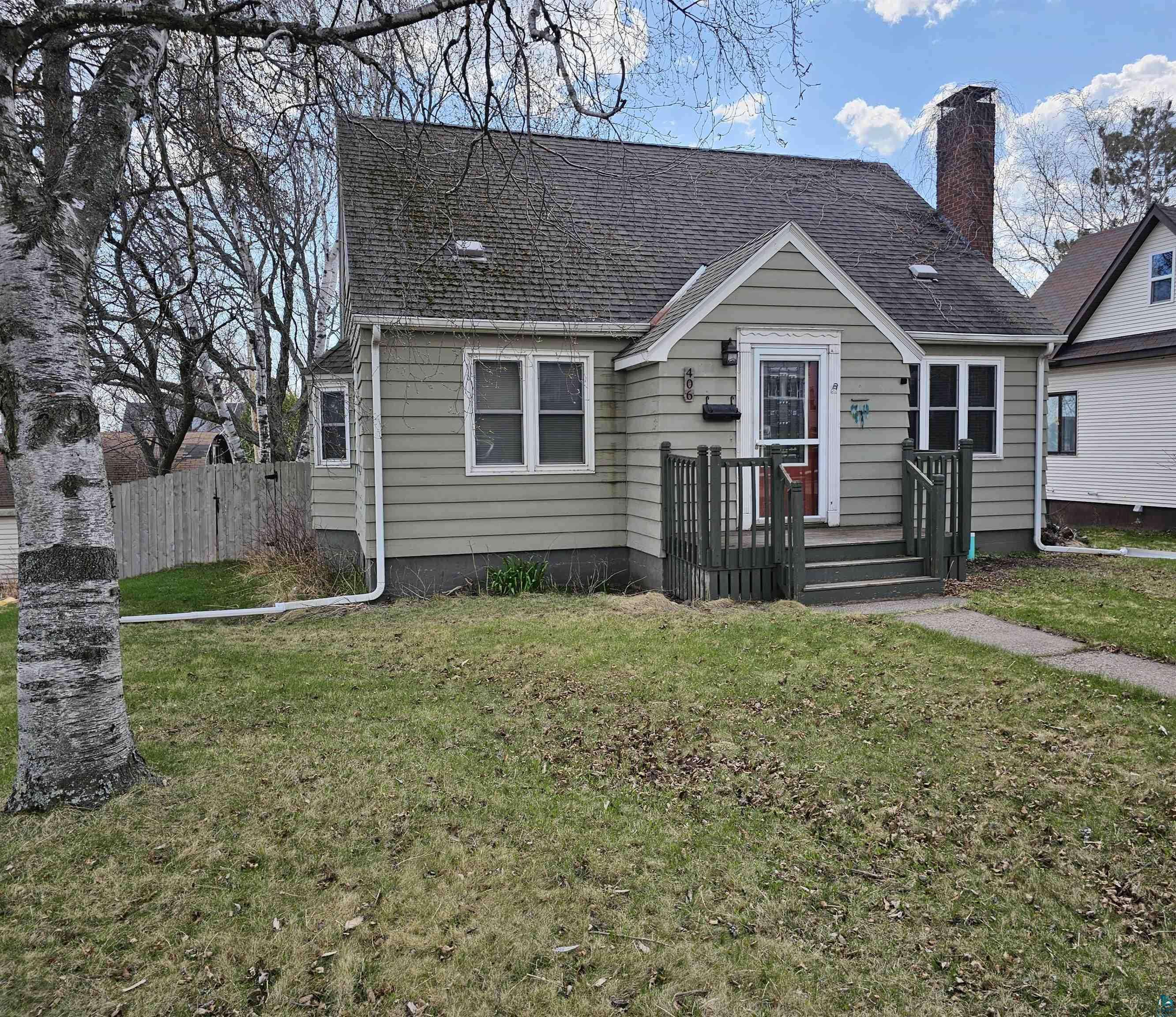 406 11th Ave, Two Harbors, MN 55616