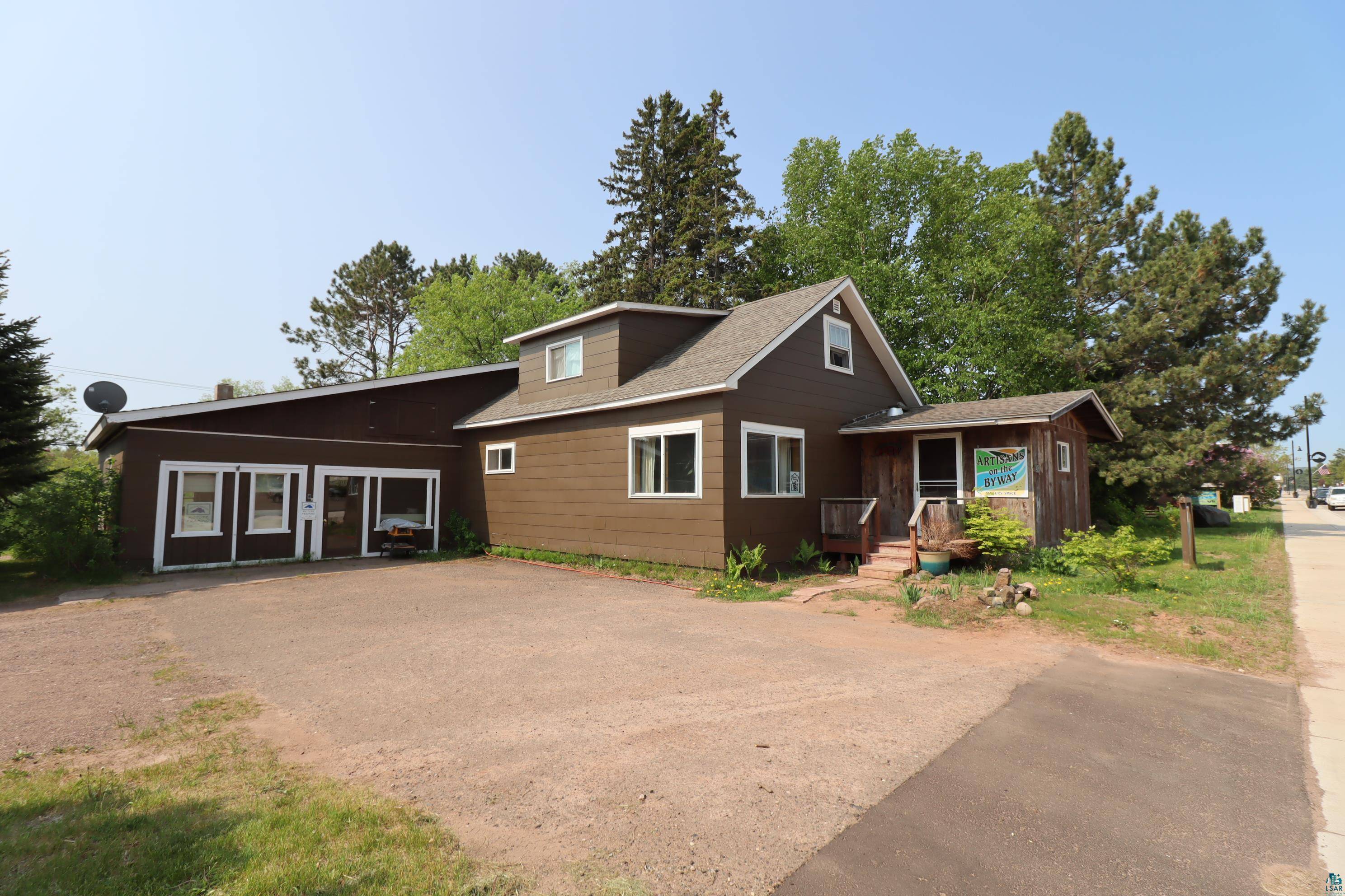 406 W Bayfield St, Washburn, WI 54891