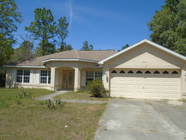 11025 Florida Wren Avenue, Weeki Wachee, FL 34614