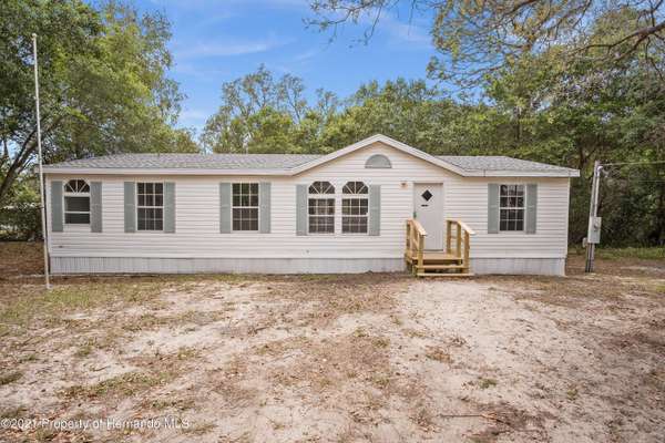 10062 Country Road, Weeki Wachee, FL 34613