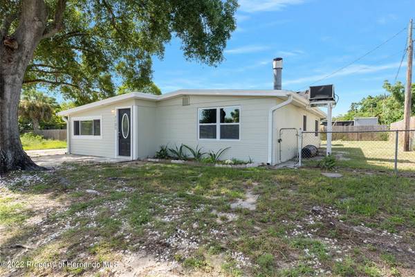 7105 TERRACE Drive, Hudson, FL 34667