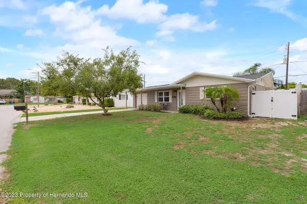 3301 Winder Drive, Holiday, FL 34691